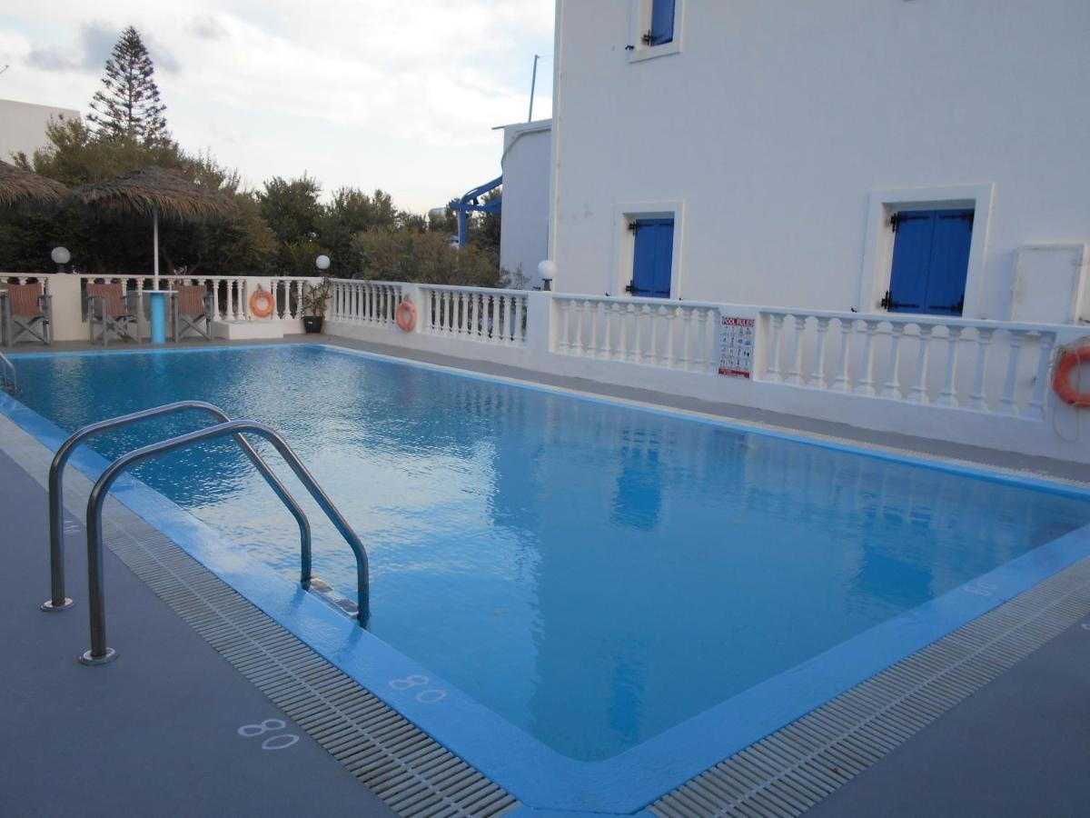 Kapetanios Daire Perissa (Santorini)