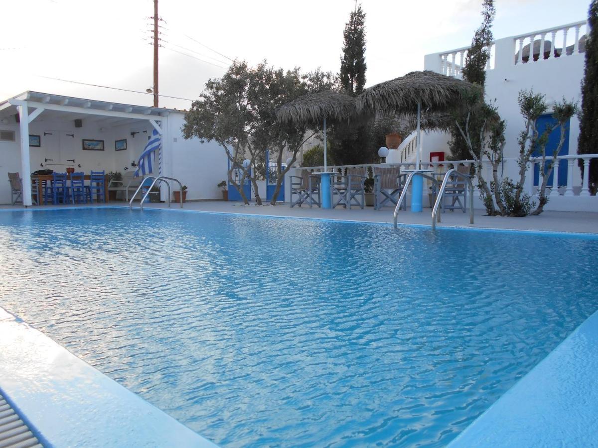 Kapetanios Daire Perissa (Santorini)