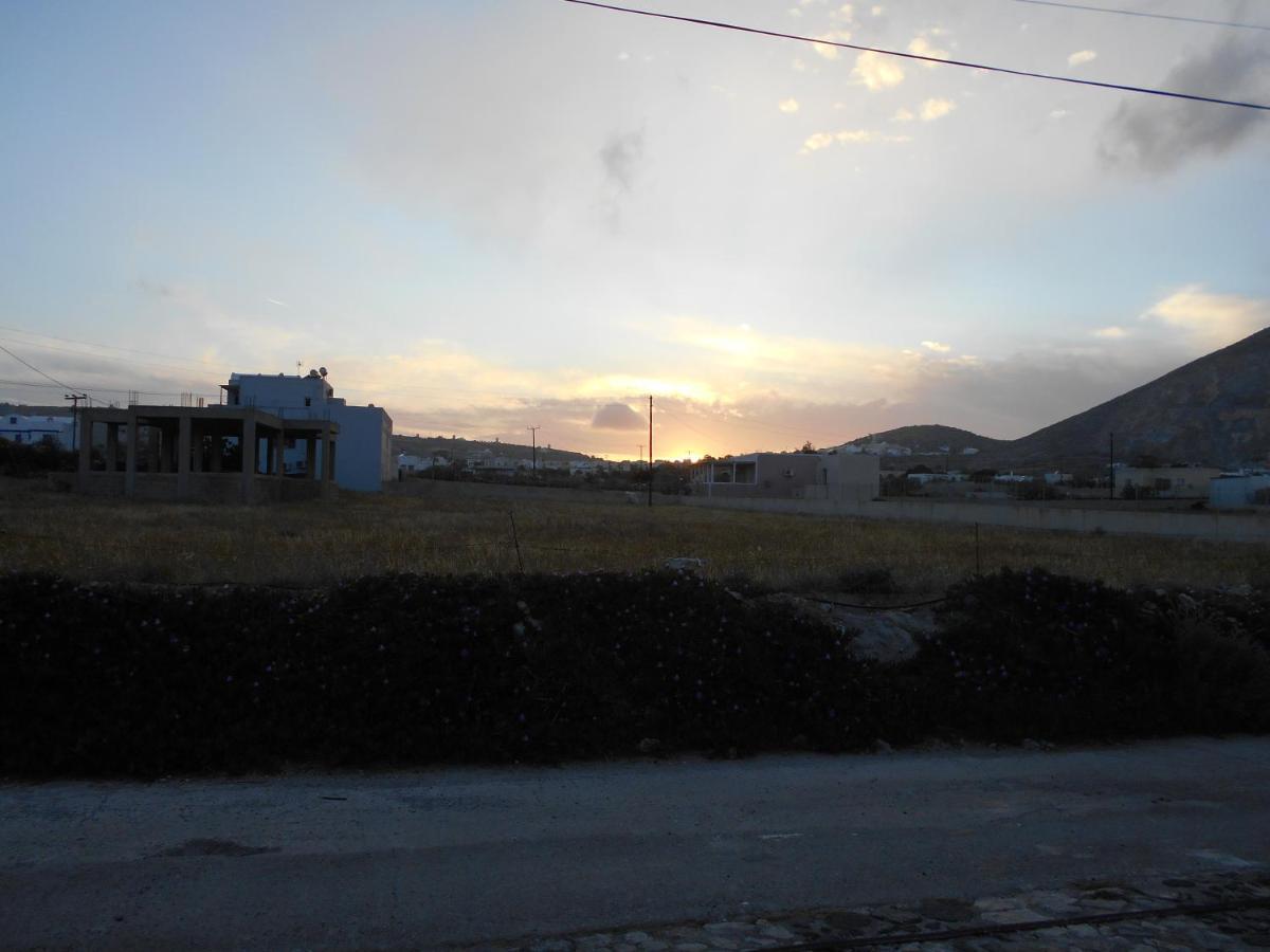 Kapetanios Daire Perissa (Santorini)