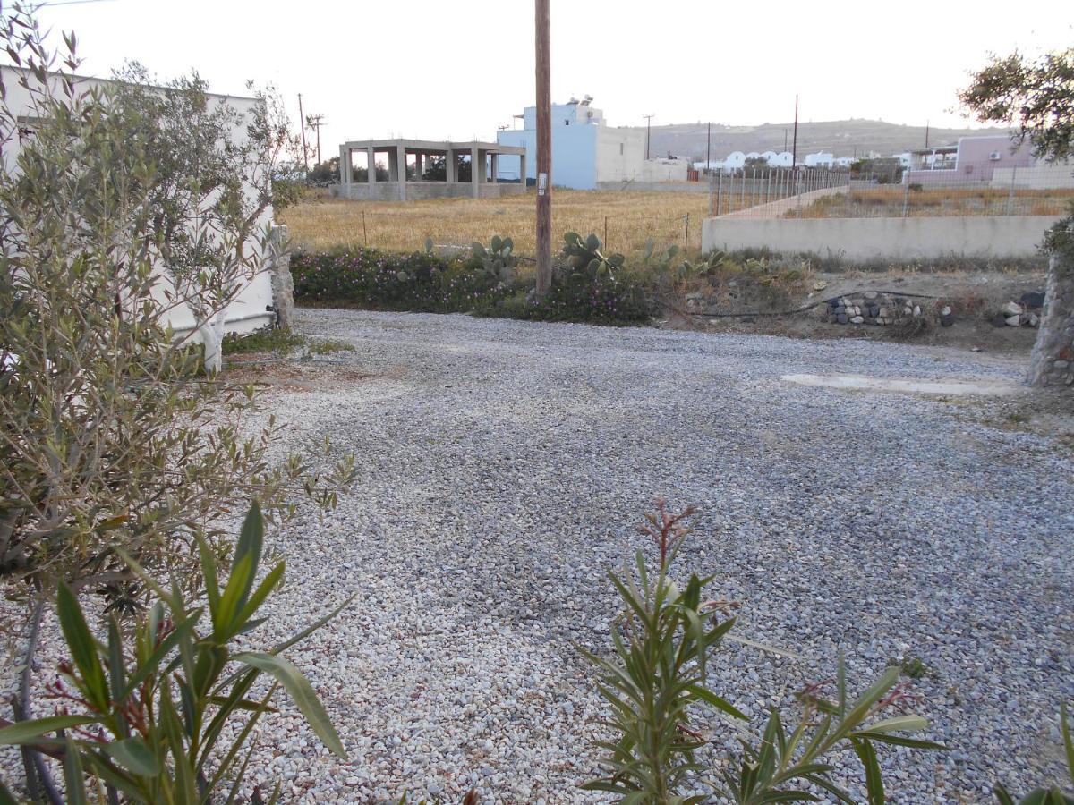 Kapetanios Daire Perissa (Santorini)